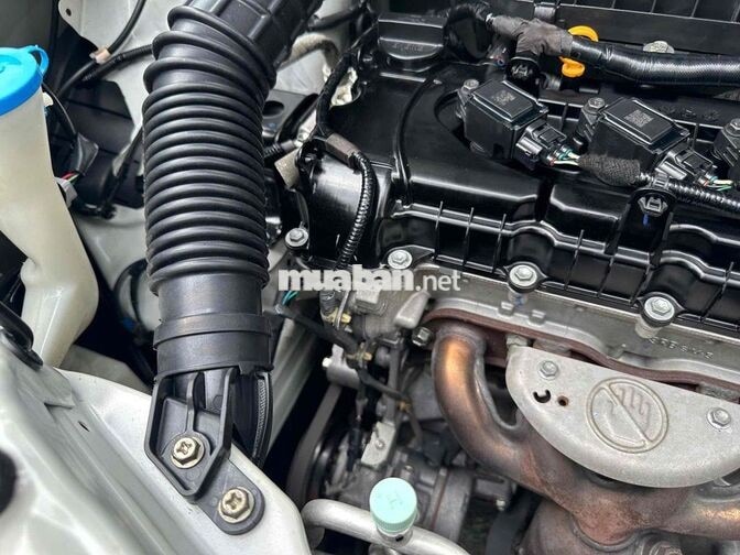 Suzuki Ertiga Hybrid 2023 Số sàn bản xăng điện