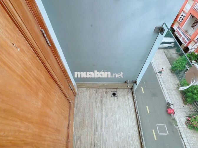 Phòng Ban công FULL Nội Thất Ngay Sân bay TSN, An ninh giờ tự do