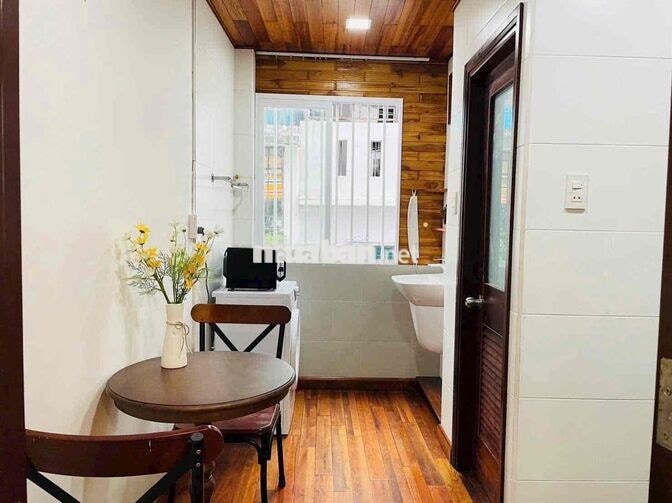 1PN Tách Bếp Có Máy Giặt Riêng - Full Đồ Gỗ- Tô Hiến Thành Q10 Không