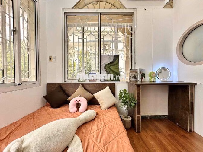 SIÊU PHẨM CĂN HỘ 2 PHÒNG NGỦ, FULL NỘI THẤT CAO CẤP, LẠC LONG QUÂN TB