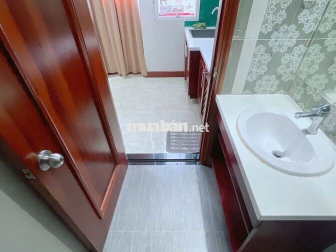 Phòng Ban công FULL Nội Thất Ngay Sân bay TSN, An ninh giờ tự do