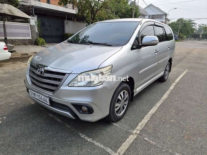 Toyota Innova 2.0E 2015 Bạc 8 chỗ Số sàn