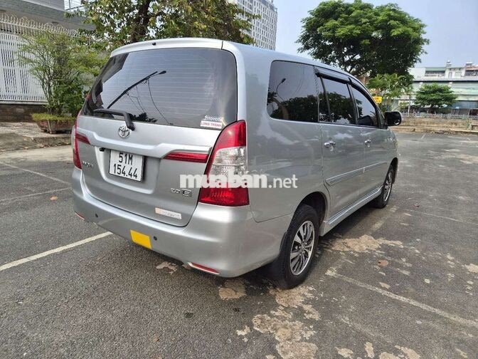 Toyota Innova 2.0E 2015 Bạc 8 chỗ Số sàn