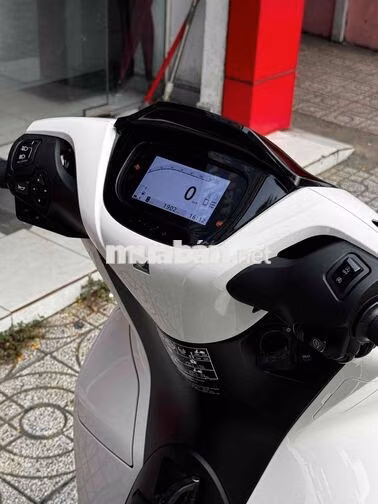 Honda SH 160i ABS 2026 Trắng đen 1k