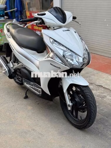 Honda Air Blade Trắng 2012 Fi xe đẹp chạy ít