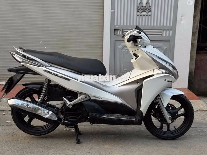 Honda Air Blade Trắng 2012 Fi xe đẹp chạy ít
