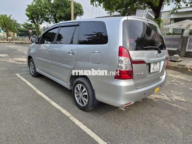 Toyota Innova 2.0E 2015 Bạc 8 chỗ Số sàn