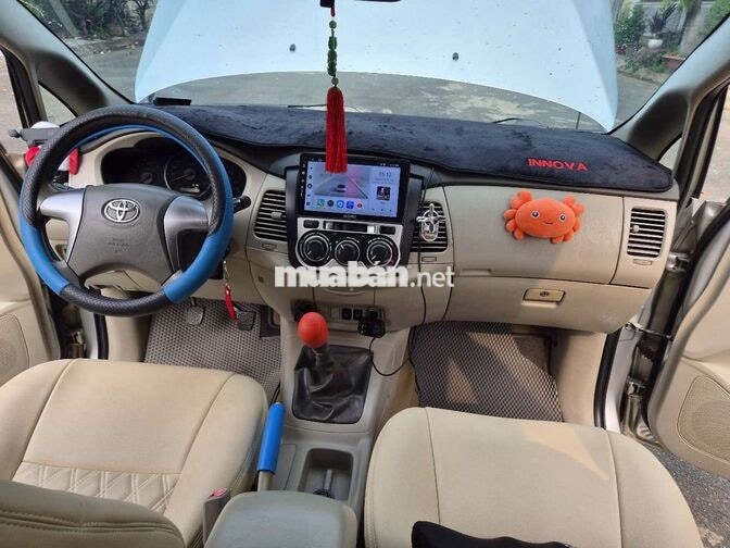 Toyota Innova 2.0E 2015 Bạc 8 chỗ Số sàn