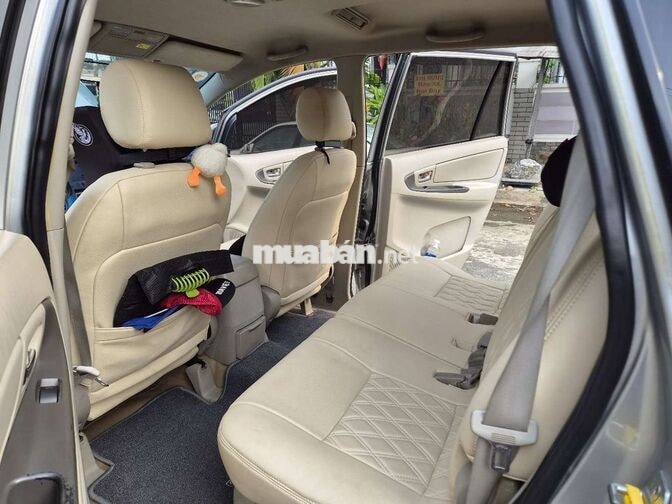 Toyota Innova 2.0E 2015 Bạc 8 chỗ Số sàn