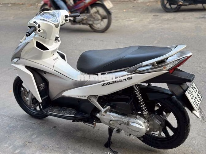 Honda Air Blade Trắng 2012 Fi xe đẹp chạy ít