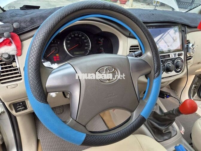 Toyota Innova 2.0E 2015 Bạc 8 chỗ Số sàn