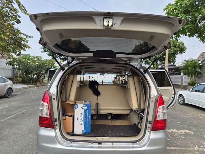 Toyota Innova 2.0E 2015 Bạc 8 chỗ Số sàn