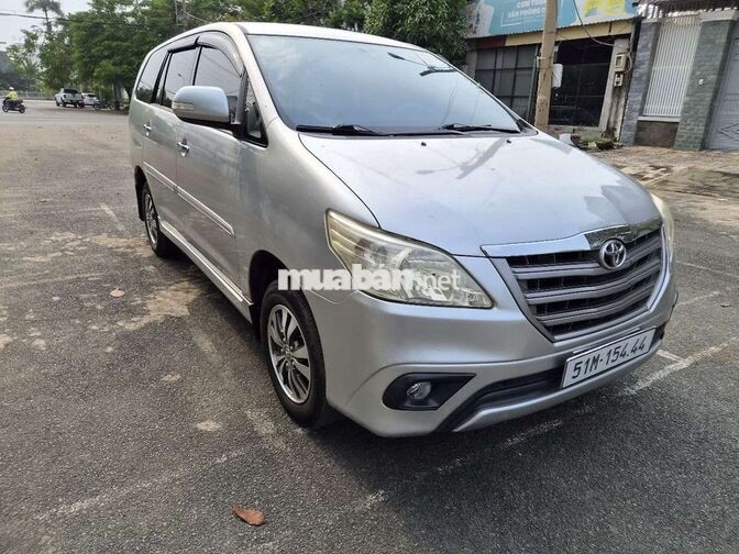 Toyota Innova 2.0E 2015 Bạc 8 chỗ Số sàn