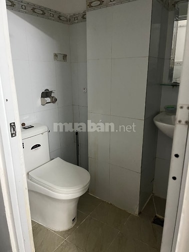 Sang phòng trọ tầng trệt tai 159/43/14 Bạch Đằng