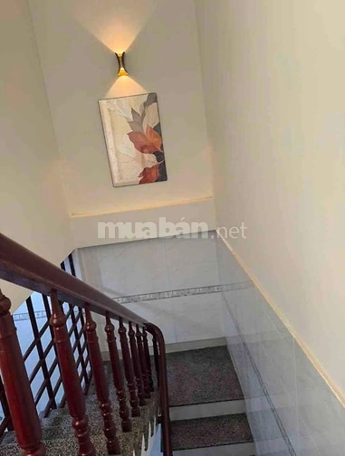 Hiếm. Nhà Ngay Trung Tâm Có Thể Vào Ở Luôn