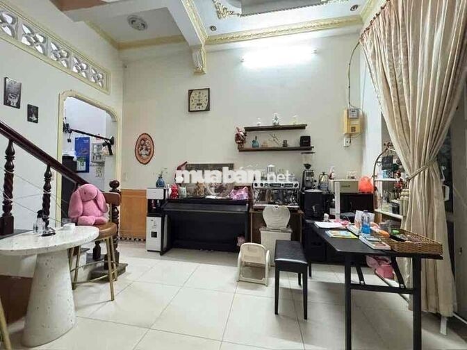 NHÀ HƠN 3TỶ - NGUYỄN TƯ GIẢN - DT 4x10m - Trệt Lầu Sân Để Xe Rộng