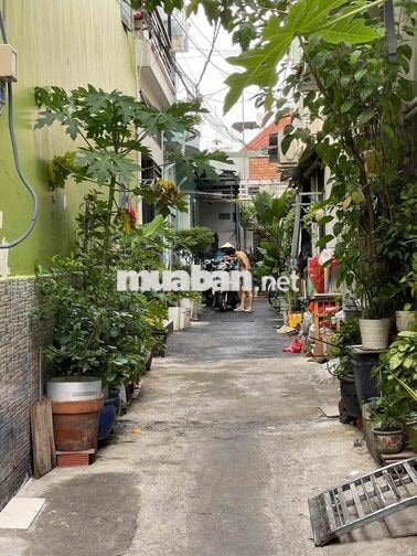 NHÀ HƠN 3TỶ - NGUYỄN TƯ GIẢN - DT 4x10m - Trệt Lầu Sân Để Xe Rộng