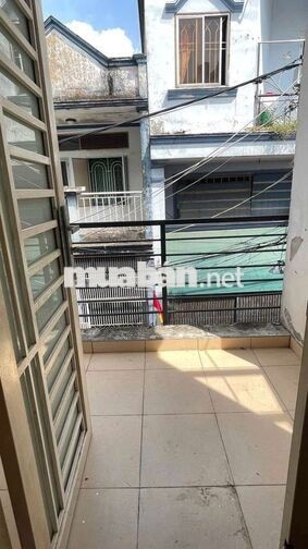 CHO THUÊ NHÀ NGUYÊN CĂN 1 TRỆT 1 LẦU 2PN 2WC HƯỚNG ĐÔNG NAM GIÁ  10TR