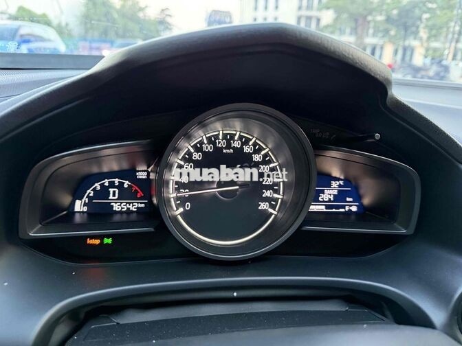 Mazda 3 xe công chức sử dụng giữ gìn