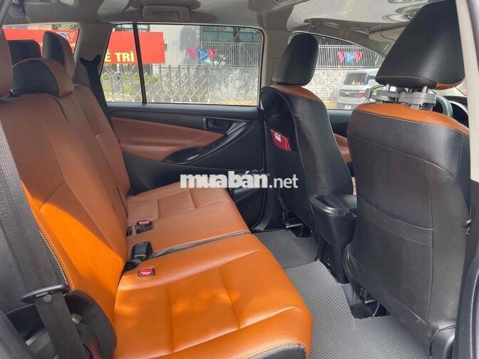 Toyota Innova 2016 2.0E - 71000 km