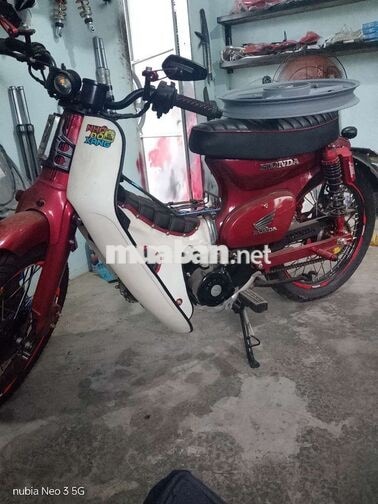 Honda Cub Cổ điển Đỏ, trắng