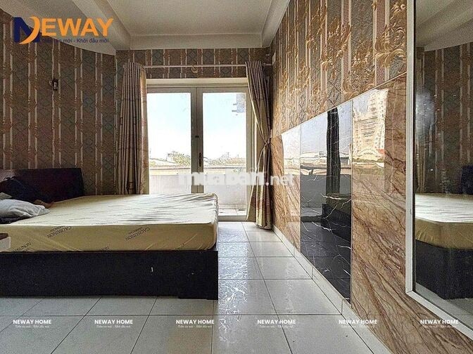 Phòng Ban Công Siêu Thoáng - Đầy Đủ Nội Thất Đối Diện Đầm Sen