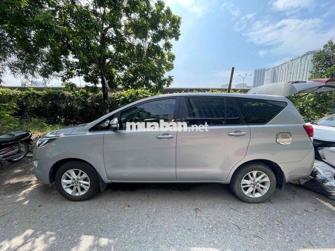 Toyota Innova 2016 2.0E - 71000 km