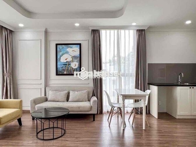 Căn hộ đầy đủ ban công tách bếp ngay Lotte Mart, Eco green, Rmit,Ufm