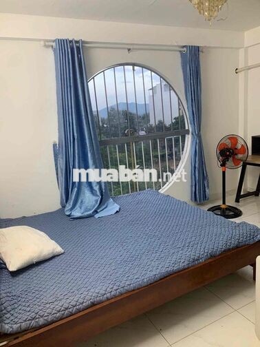 • NHÀ MẶT TIỀN 3 TẦNG 1 SÂN THƯƠNGj