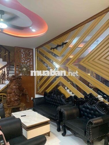 • NHÀ MẶT TIỀN 3 TẦNG 1 SÂN THƯƠNGj