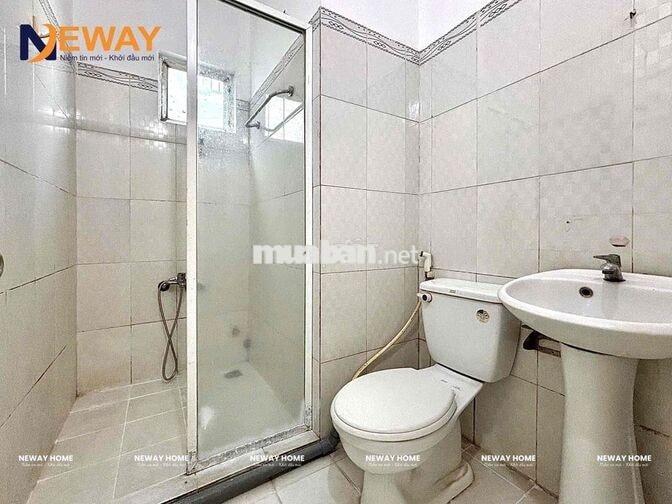 Phòng Ban Công Siêu Thoáng - Đầy Đủ Nội Thất Đối Diện Đầm Sen
