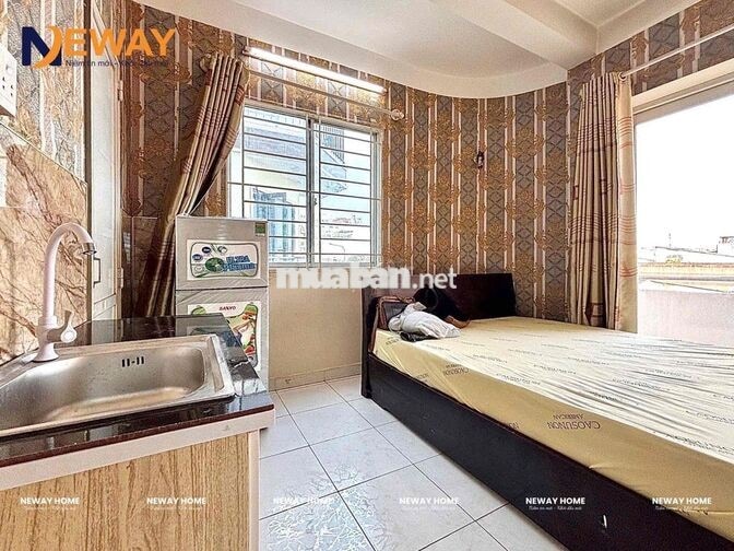 Phòng Ban Công Siêu Thoáng - Đầy Đủ Nội Thất Đối Diện Đầm Sen