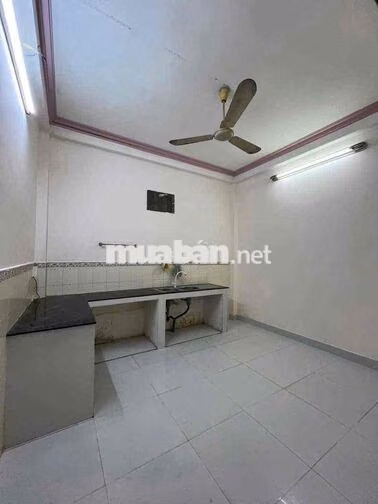 cho thuê nhà 4x15 gồm 2lầu , 4pn, 3tolet , giá 12tr