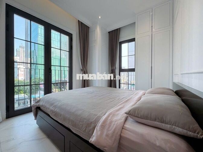 1 Phòng Ngủ có Ban công lớn - Nội thất cao cấp - QUẬN 1