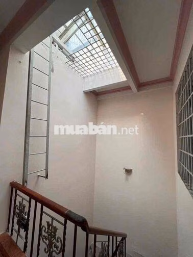 cho thuê nhà 4x15 gồm 2lầu , 4pn, 3tolet , giá 12tr