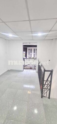 Cần bán căn nhà khu dân cư , nhà đẹp