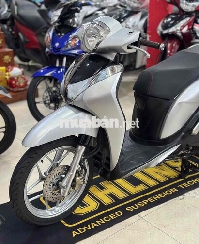 Honda SH Mode 2018 Bạc Đen Poche.Xe Khỏi Bàn