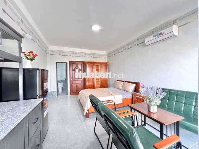 Studio Ban Công Cao Cấp FULL NỘI THẤT Kế bên Siêu Thị Emart 