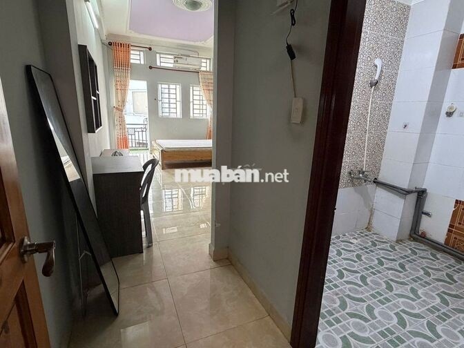 Phòng Nơ Trang Long (ngay cầu BĂNG KY), rộng, ban công lớn, full nthất