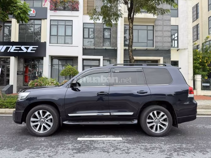 Bán Toyota Land Cruiser 4.6 V8 sản xuất 2020. xe cực mới.