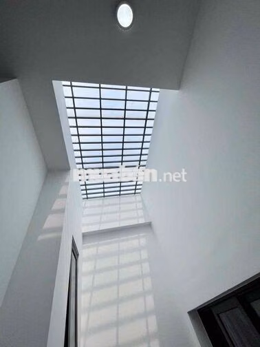 HƠN 4 TỶ - 5x14 - 3 TẦNG ĐÚC BTCT - TỈNH LỘ 10 - NHÀ MỚI Ở NGAY - SHR