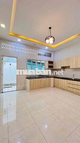 NHÀ SIÊU RỘNG SÂN Ô TÔ 5x32 GIÁ 11 TRIỆU TL37