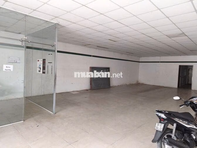 CHO THUÊ NHÀ MẶT TIỀN ĐƯỜNG TÂN SƠN 8X20M SUỐT CÓ 1 GÁC DÂN CƯ ĐÔNG