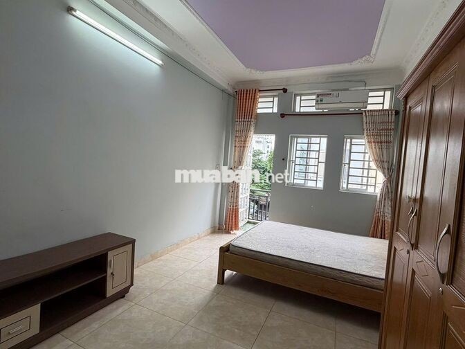 Phòng Nơ Trang Long (ngay cầu BĂNG KY), rộng, ban công lớn, full nthất