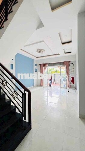 NHÀ SIÊU RỘNG SÂN Ô TÔ 5x32 GIÁ 11 TRIỆU TL37