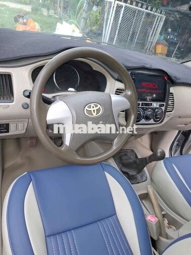 Toyota Innova 7 chỗ Số sàn Xăng Bạc