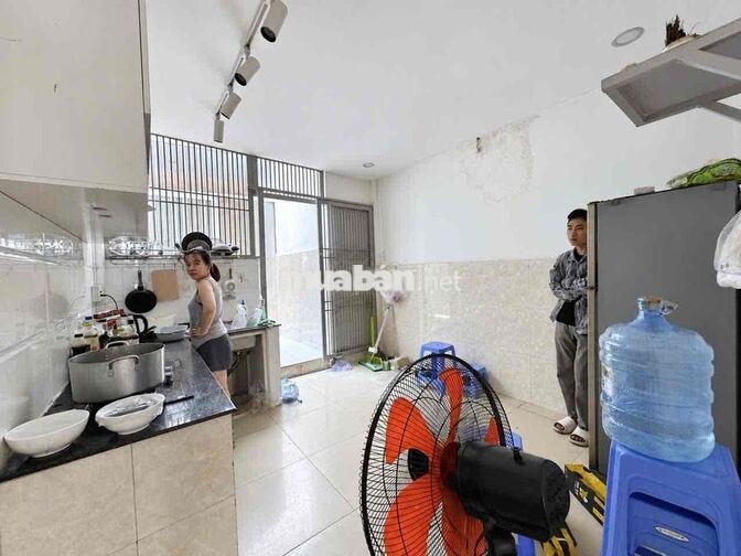 CHO THUÊ NHÀ ÂU CƠ 4x30M – MẶT BẰNG RỘNG, NHIỀU PHÒNG – 27TR/THÁNG