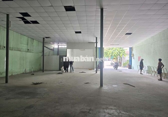CHO THUÊ KHO,XƯỞNG 300M² GIÁ 25TR/T, NGAY NGÃ TƯ GÒ MÂY