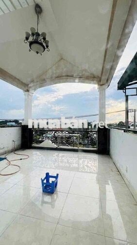 NHÀ SIÊU RỘNG SÂN Ô TÔ 5x32 GIÁ 11 TRIỆU TL37