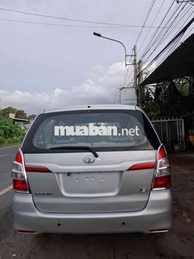 Toyota Innova 7 chỗ Số sàn Xăng Bạc